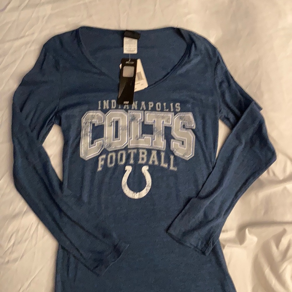 NWT ladies long sleeve Colts tee